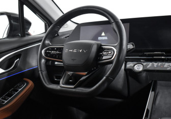 Подержанный автомобиль Omoda C5 2023 года (14 фото)