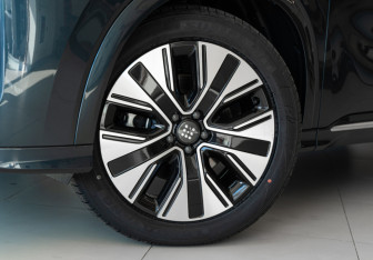 Новый Evolute i-SPACE 2025 (11 фото)