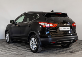 Подержанный автомобиль Nissan Qashqai 2017 года (7 фото)