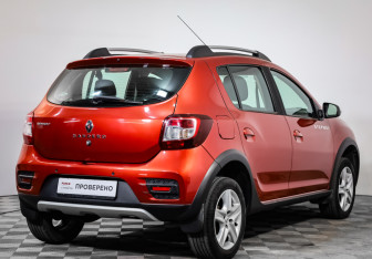 Подержанный автомобиль Renault Sandero 2018 года (5 фото)