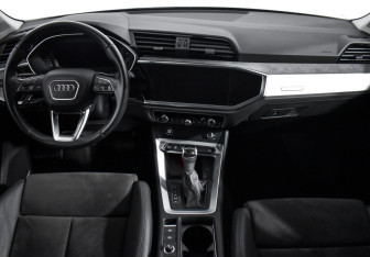 Подержанный автомобиль Audi Q3 Sportback 2020 года (15 фото)