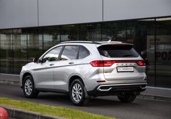 Подержанный автомобиль Haval M6 2023 года (8 фото)