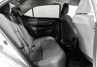 Подержанный автомобиль Toyota Corolla Sedan 2018 года (18 фото)