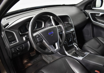 Подержанный автомобиль Volvo XC60 2014 года (9 фото)