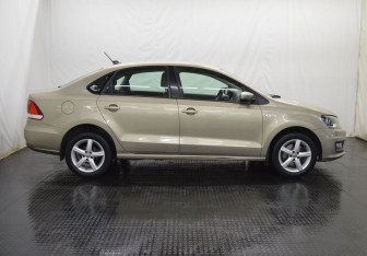 Подержанный автомобиль Volkswagen Polo Sedan 2017 года (4 фото)