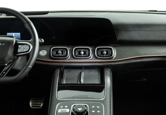 Подержанный автомобиль Jaecoo J8 2024 года (14 фото)