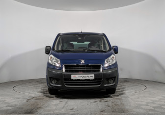 Подержанный автомобиль Peugeot Expert 2015 года (2 фото)