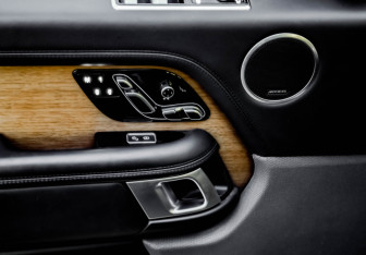 Подержанный автомобиль Land Rover Range Rover 2018 года (30 фото)