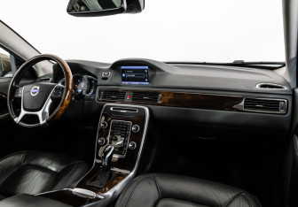 Подержанный автомобиль Volvo XC70 2014 года (9 фото)