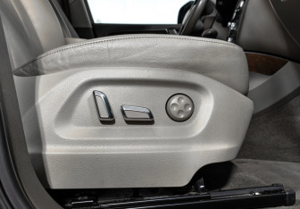 Подержанный автомобиль Audi Q5 2013 года (15 фото)
