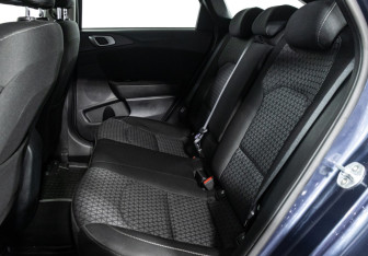 Подержанный автомобиль Kia Ceed Wagon 2019 года (10 фото)