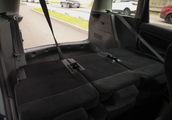 Подержанный автомобиль Ford C-MAX 2008 года (25 фото)