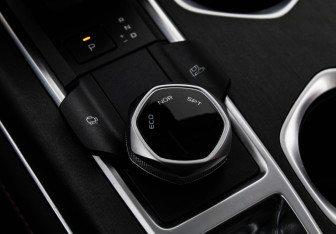 Подержанный автомобиль Changan UNI-S 2024 года (21 фото)