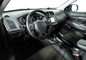 Подержанный автомобиль Mitsubishi ASX 2019 года (11 фото)