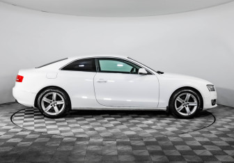 Подержанный автомобиль Audi A5 Coupe 2010 года (4 фото)