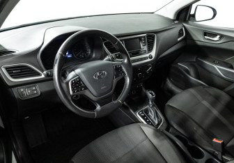 Подержанный автомобиль Hyundai Solaris Sedan 2017 года (11 фото)