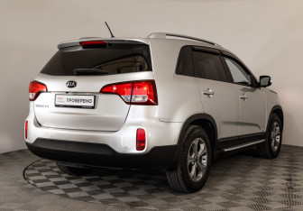 Подержанный автомобиль Kia Sorento 2014 года (5 фото)