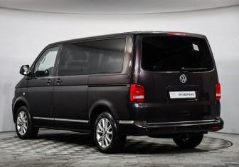 Подержанный автомобиль Volkswagen Multivan 2011 года (7 фото)
