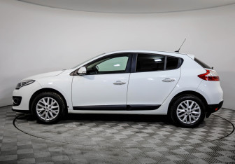 Подержанный автомобиль Renault Megane Hatchback 2014 года (7 фото)