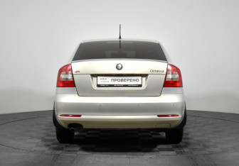 Подержанный автомобиль Skoda Octavia Liftback 2012 года (6 фото)