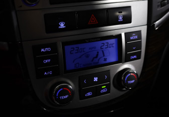 Подержанный автомобиль Hyundai Santa Fe 2011 года (16 фото)