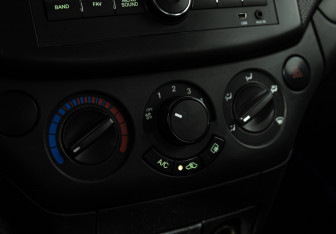 Подержанный автомобиль Chevrolet Aveo Sedan 2010 года (15 фото)