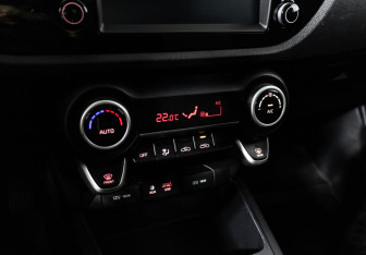 Подержанный автомобиль Kia Rio Sedan 2018 года (15 фото)