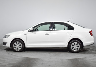 Подержанный автомобиль Skoda Rapid Liftback 2019 года (8 фото)
