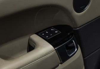 Подержанный автомобиль Land Rover Range Rover Sport 2017 года (27 фото)