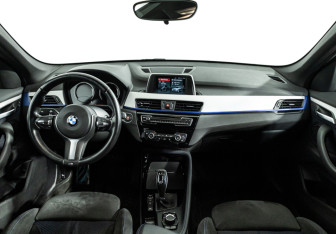 Подержанный автомобиль BMW X1 2018 года (13 фото)