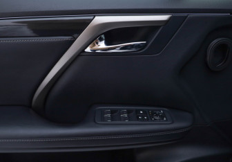 Подержанный автомобиль Lexus RX 2020 года (28 фото)