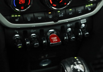 Подержанный автомобиль MINI Countryman 2018 года (19 фото)