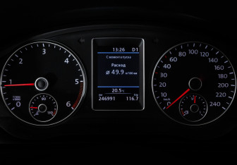 Подержанный автомобиль Volkswagen Multivan 2010 года (28 фото)