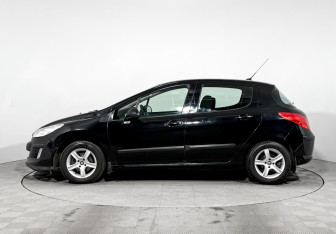 Подержанный автомобиль Peugeot 308 Hatchback 2010 года (8 фото)