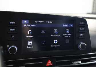 Подержанный автомобиль Hyundai Elantra Sedan 2021 года (14 фото)