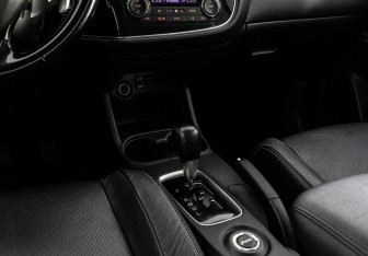 Подержанный автомобиль Mitsubishi Outlander 2016 года (13 фото)