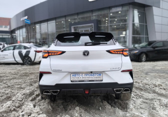 Подержанный автомобиль Changan UNI-T 2023 года (5 фото)