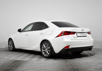 Подержанный автомобиль Lexus IS Sedan 2014 года (7 фото)