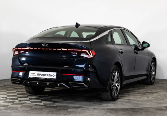 Подержанный автомобиль Kia K5 2021 года (6 фото)