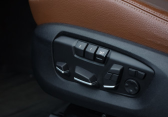 Подержанный автомобиль BMW X6 2017 года (25 фото)