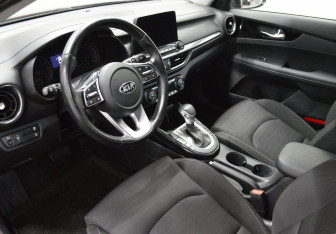 Подержанный автомобиль Kia Cerato Sedan 2019 года (10 фото)