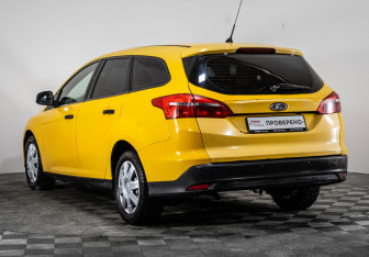 Подержанный автомобиль Ford Focus Wagon 2016 года (7 фото)