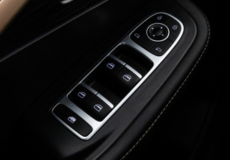 Подержанный автомобиль Omoda C5 2024 года (19 фото)