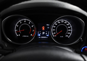 Подержанный автомобиль Mitsubishi ASX 2011 года (15 фото)