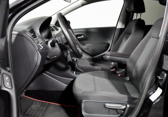 Подержанный автомобиль Volkswagen Polo Sedan 2013 года (10 фото)