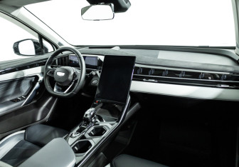 Подержанный автомобиль Geely Atlas 2024 года (9 фото)