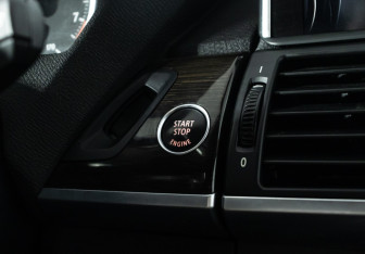 Подержанный автомобиль BMW X6 2013 года (20 фото)