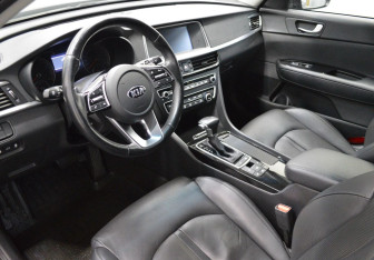 Подержанный автомобиль Kia Optima Sedan 2019 года (10 фото)