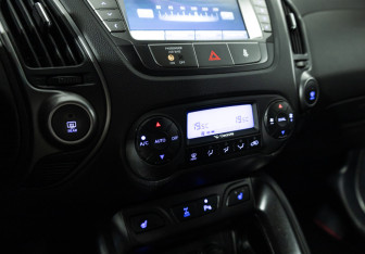 Подержанный автомобиль Hyundai ix35 2014 года (17 фото)