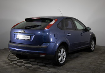 Подержанный автомобиль Ford Focus Hatchback 2007 года (4 фото)